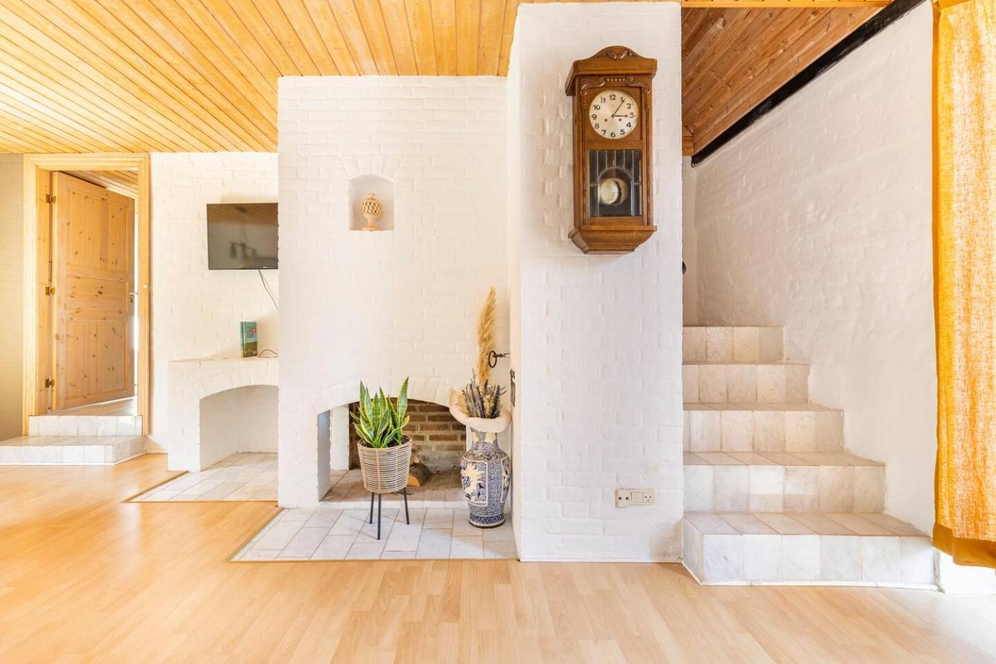 Trandafir Guesthouse エクトヴィズ エクステリア 写真